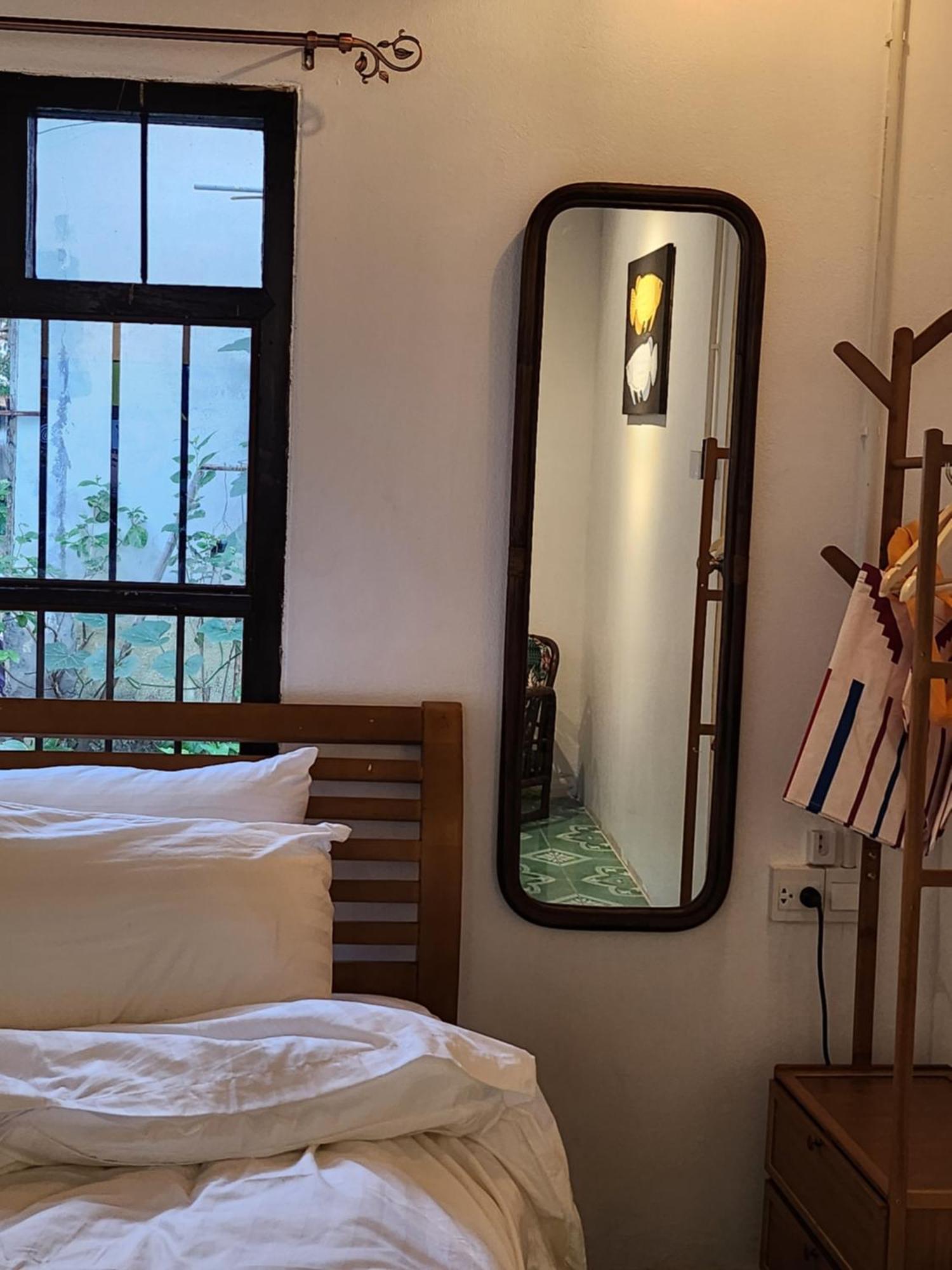 The Ordinary 8 Hostel Surat Thani Exterior photo