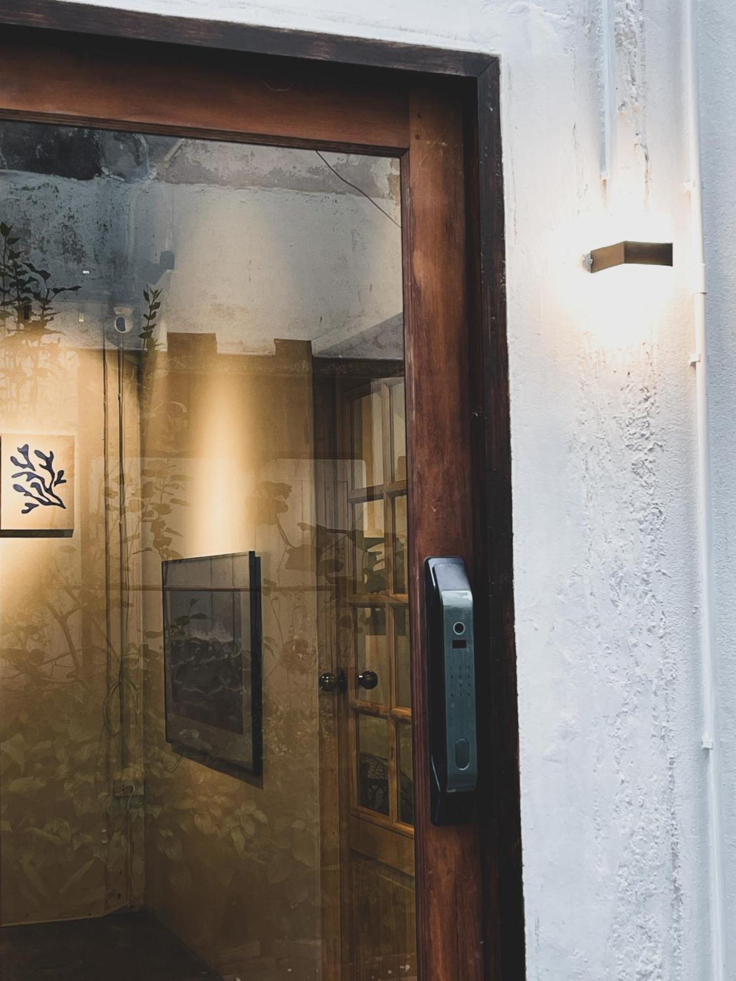 The Ordinary 8 Hostel Surat Thani Exterior photo